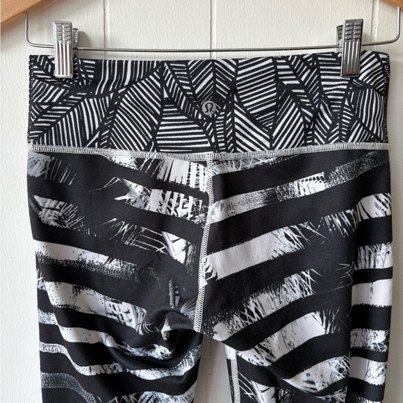 Lululemon Wunder Under Crop Shady Palms | Size 6 - Picture 4 of 5